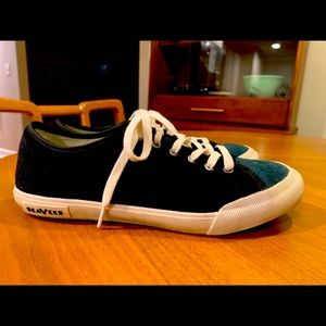 SeaVees Black/Dk Green Velvet Wintertide Sneakers